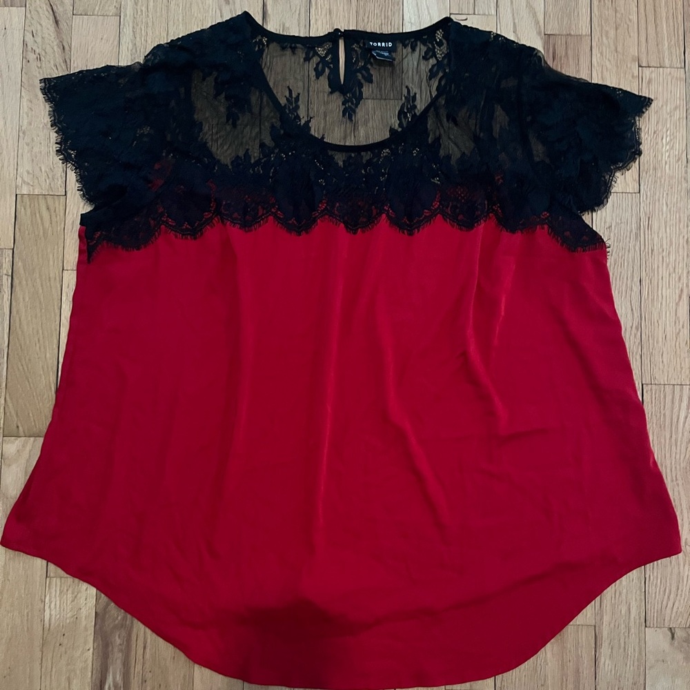 Torrid Burgundy with Lace Short Sleeve Blouse Size 3